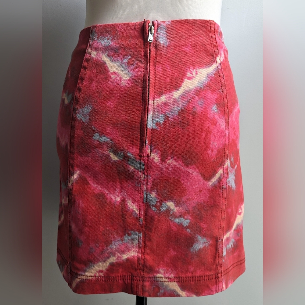 Free People "Modern Femme Flamingo Flame" Tie Dye Denim Mini Skirt Size 2 - Picture 3 of 8